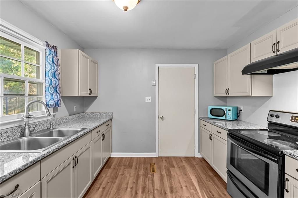 4105 Flagstaff Court Property Photo 12