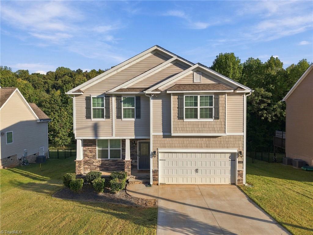 6692 Bellawood Drive Property Photo 4