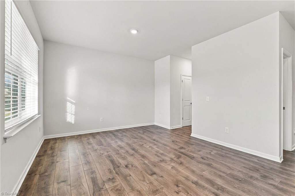 6692 Bellawood Drive Property Photo 6