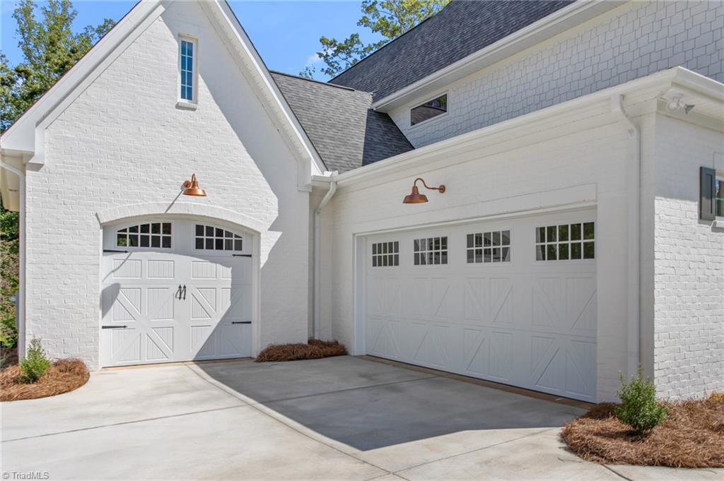 6388 Whitaker Trace Property Photo 6