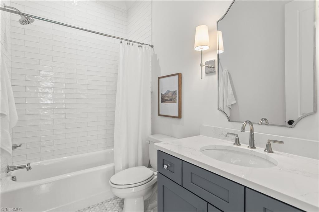 6388 Whitaker Trace Property Photo 13