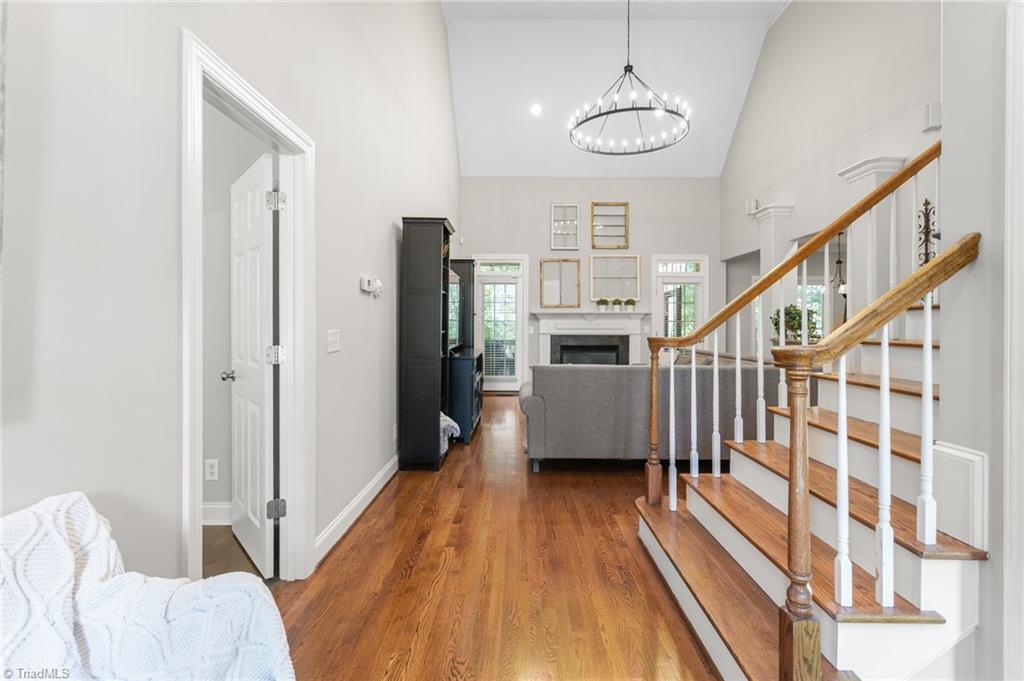 2907 Aldgate Way Property Photo 6