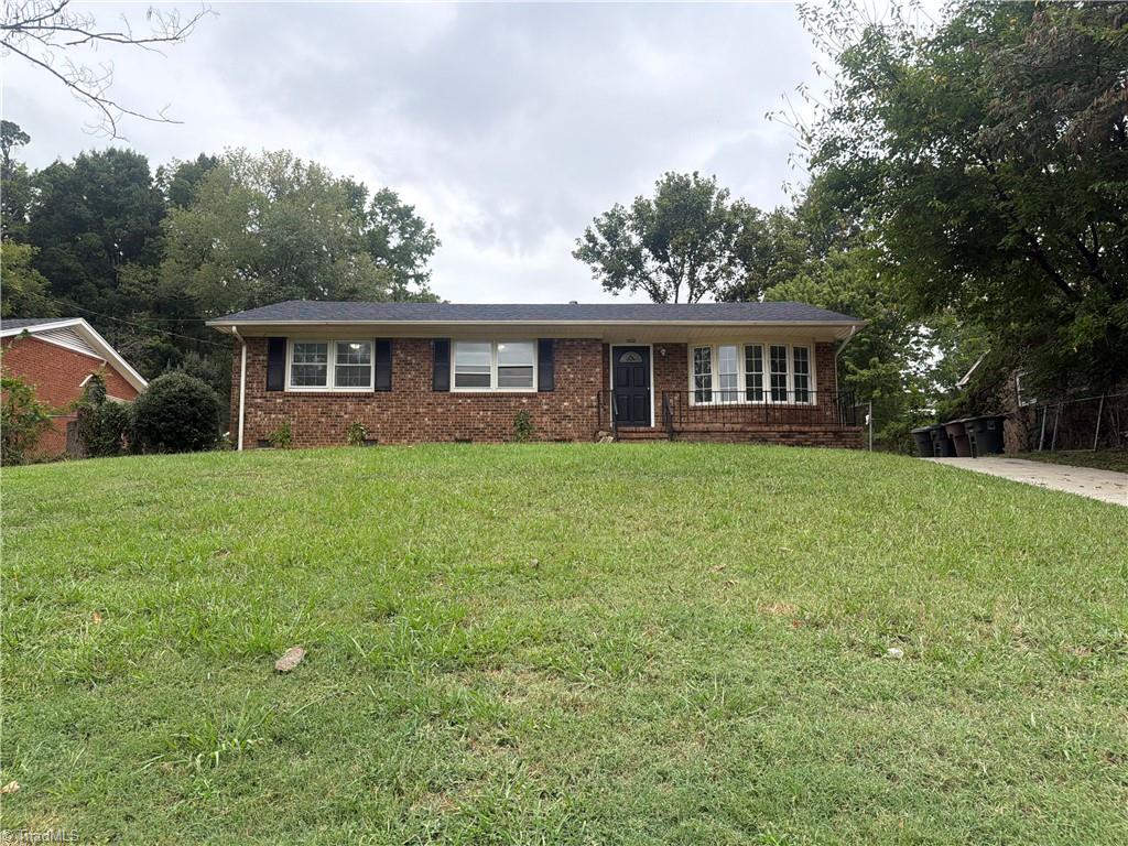 1502 Meadowview Road Property Photo 1