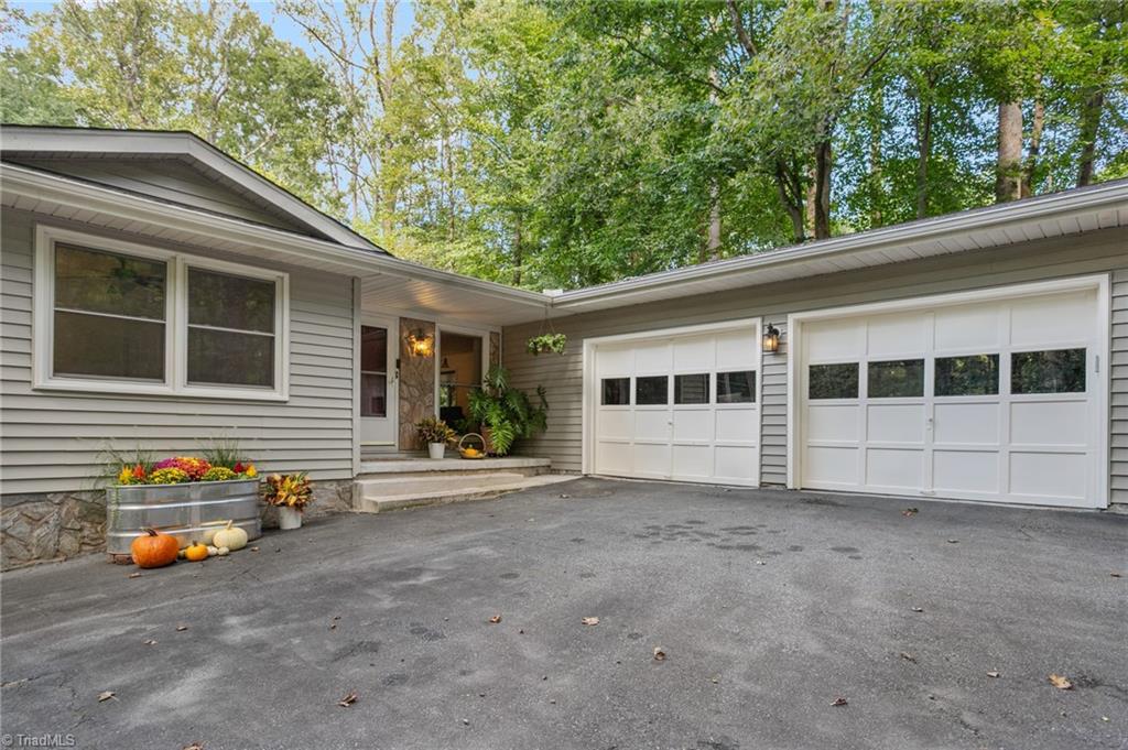 7206 Haw Ridge Road Property Photo 2