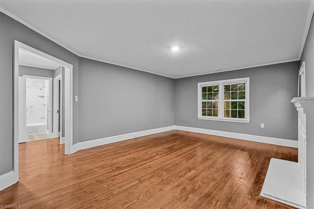 435 W Sharpe Street Property Photo 5