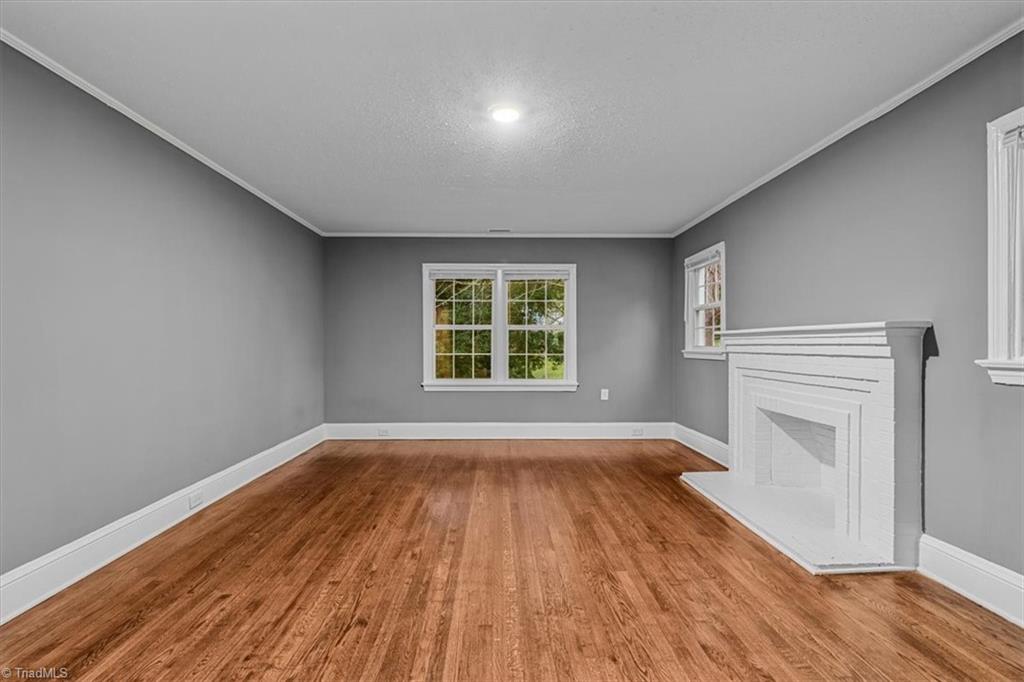 435 W Sharpe Street Property Photo 7