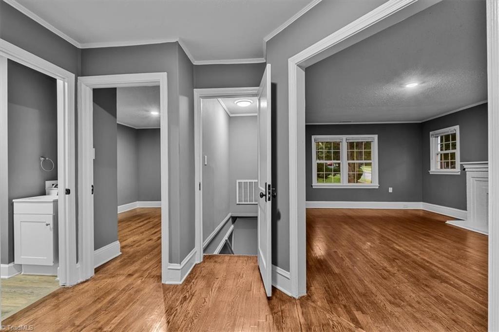435 W Sharpe Street Property Photo 10