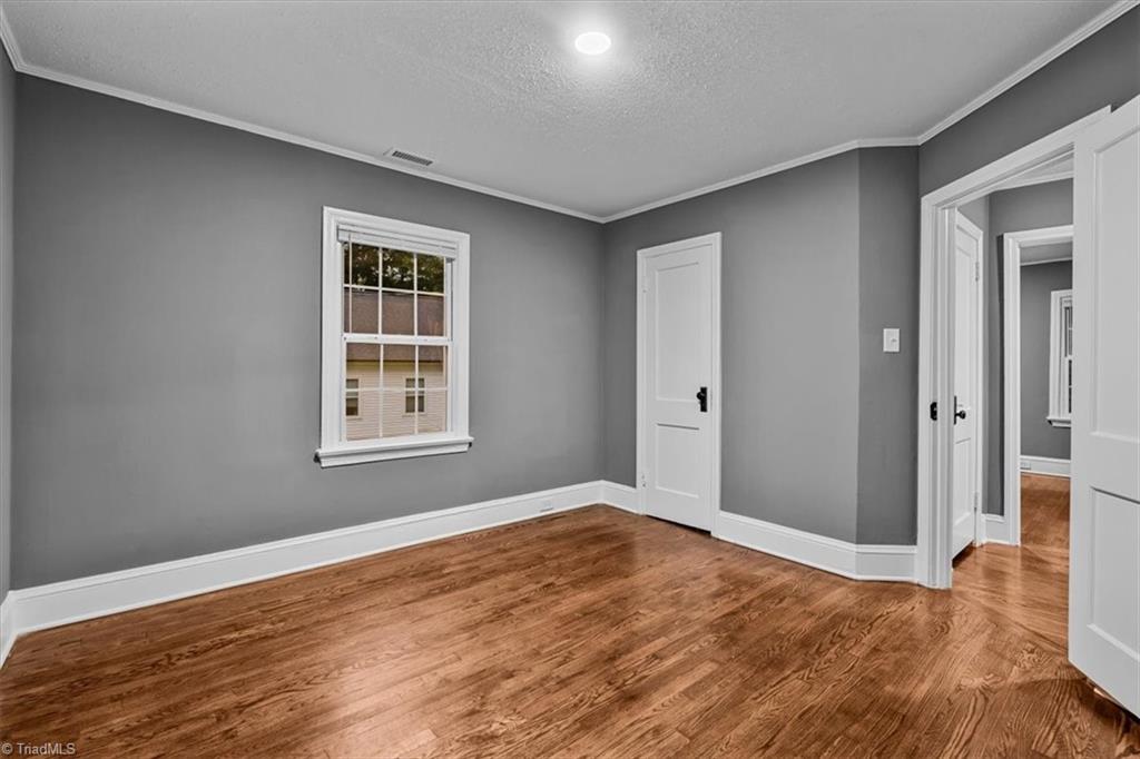 435 W Sharpe Street Property Photo 12