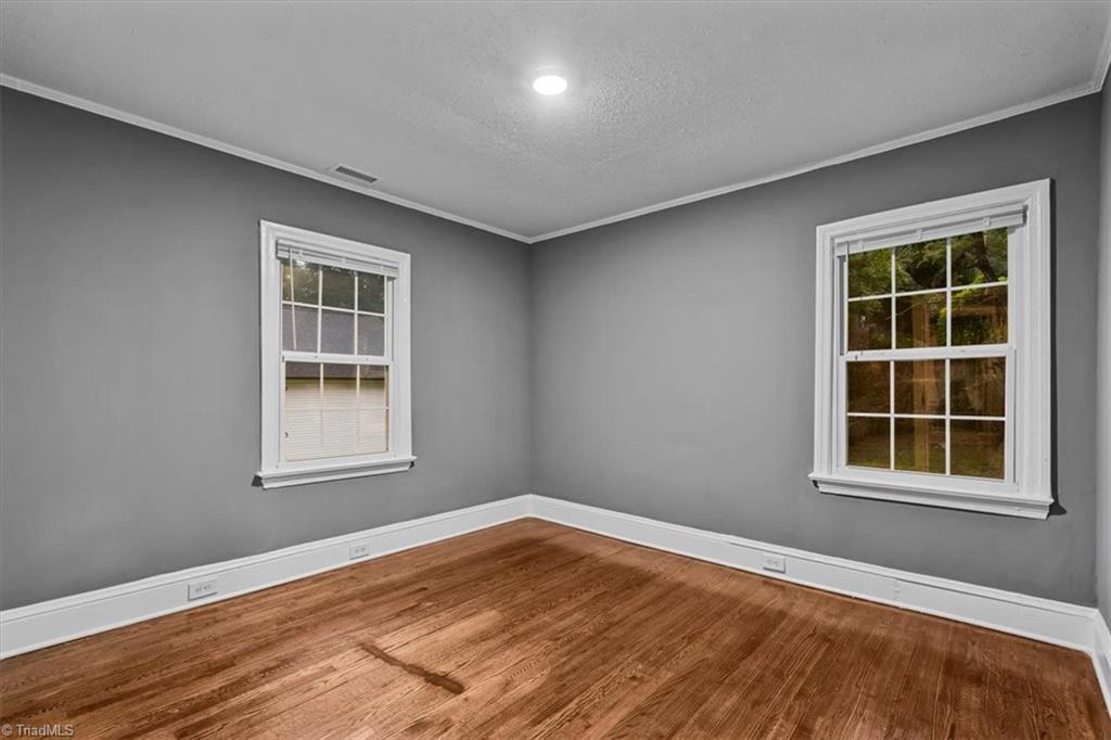 435 W Sharpe Street Property Photo 15