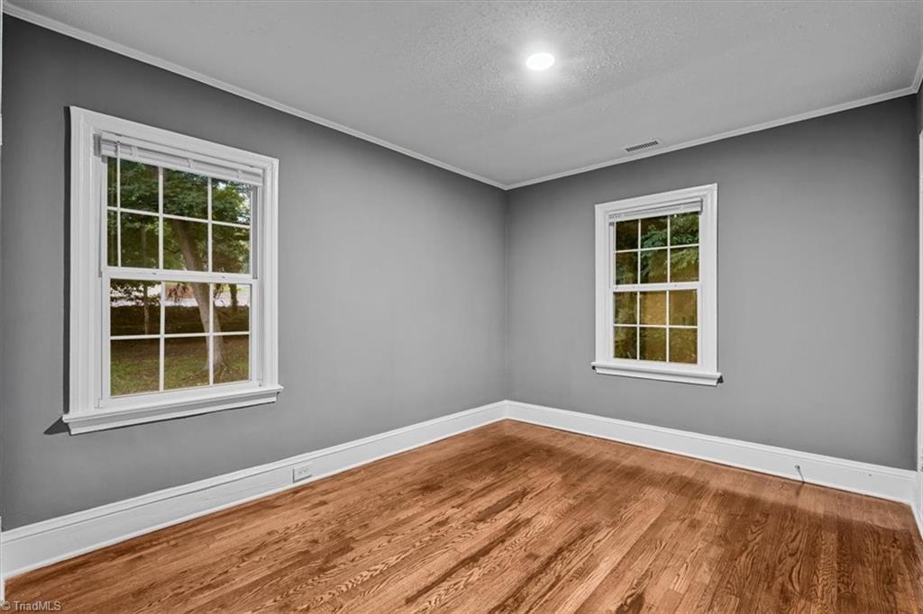 435 W Sharpe Street Property Photo 17
