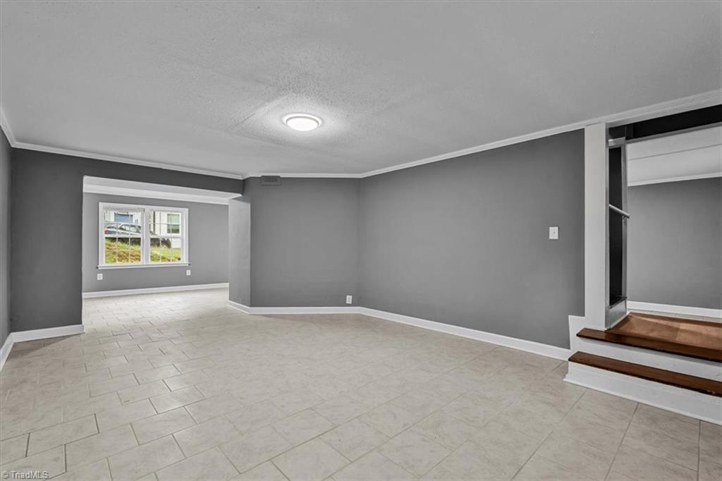 435 W Sharpe Street Property Photo 20