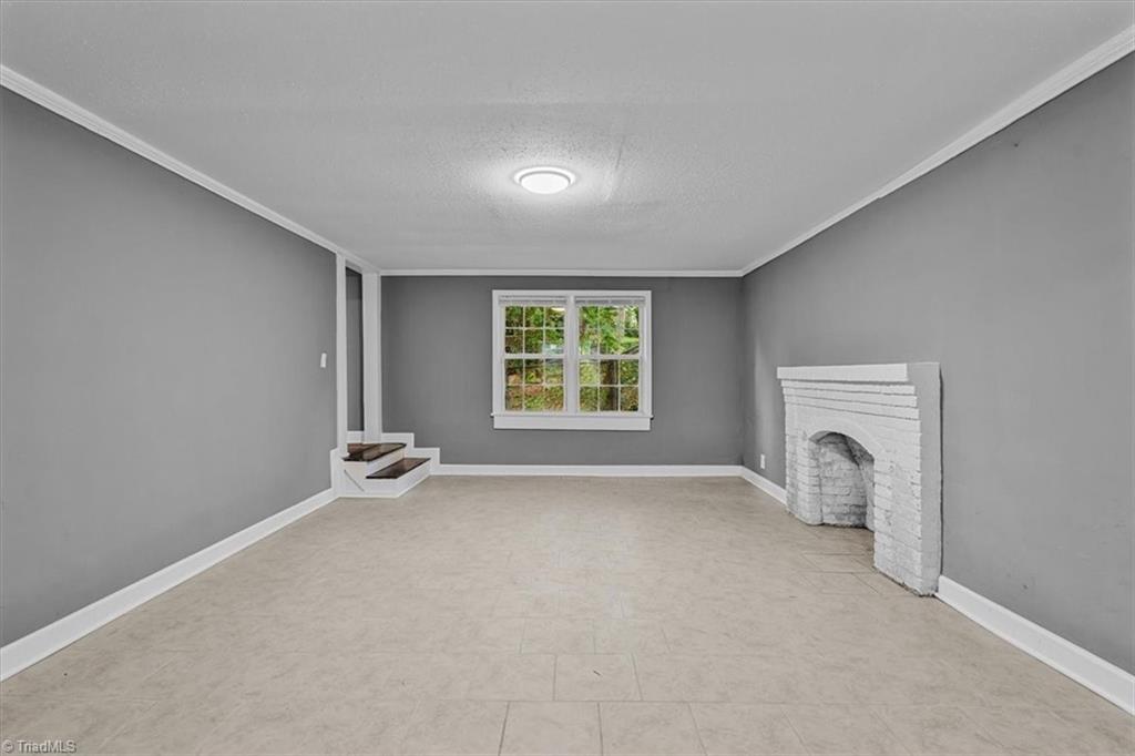 435 W Sharpe Street Property Photo 22