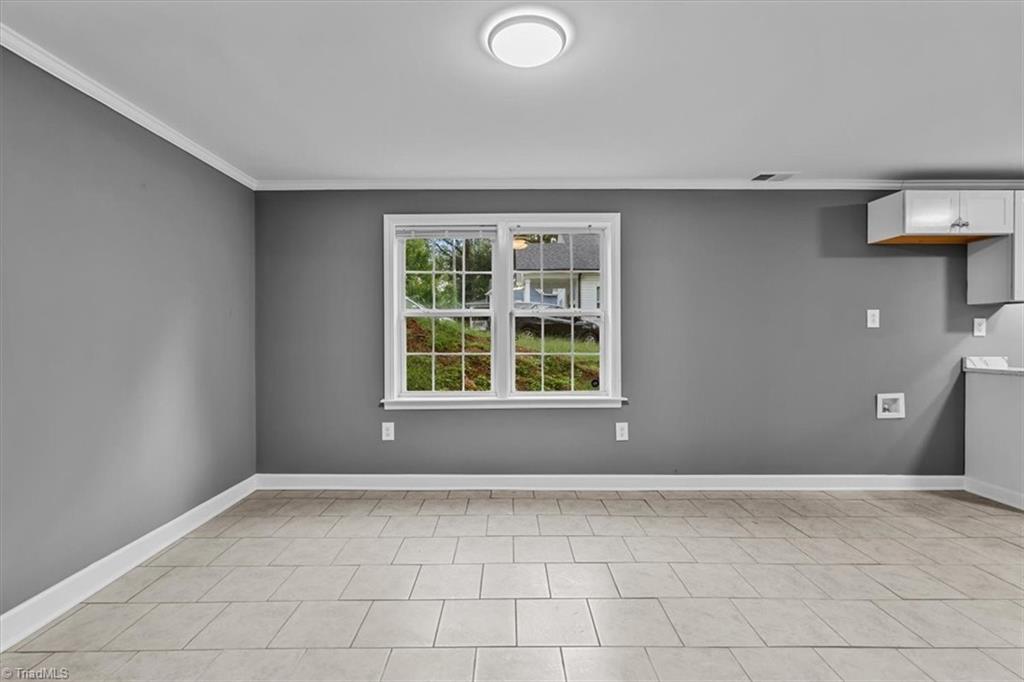 435 W Sharpe Street Property Photo 23