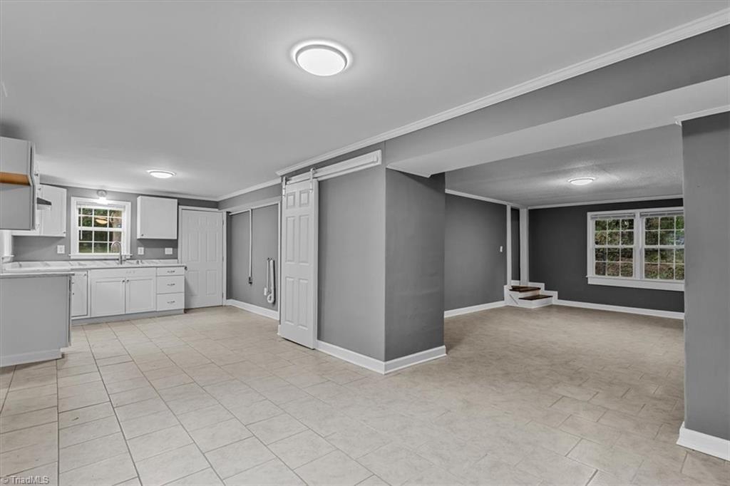 435 W Sharpe Street Property Photo 25