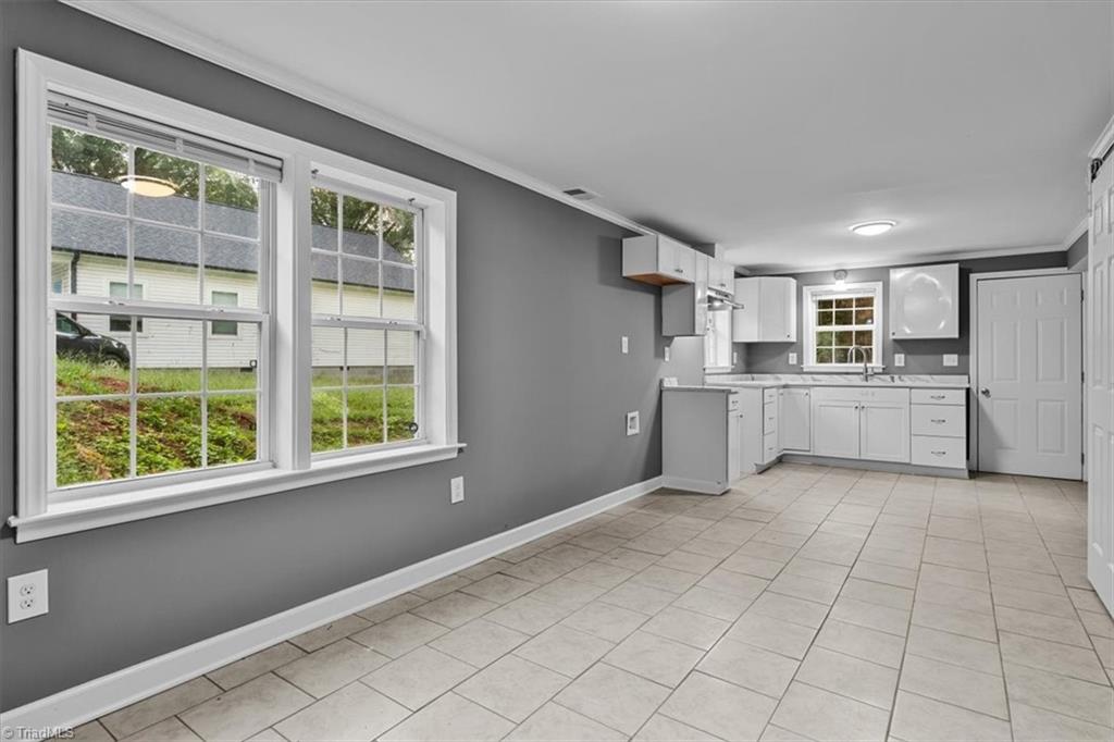 435 W Sharpe Street Property Photo 26