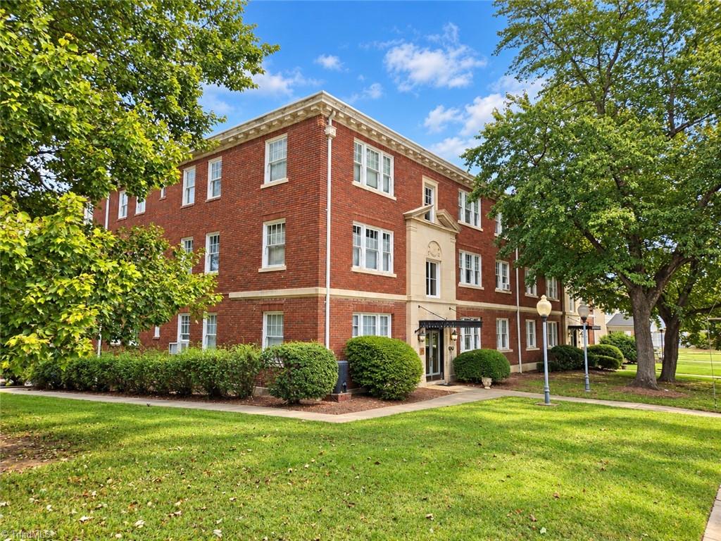 906 W Market Street # B1 Property Photo 1