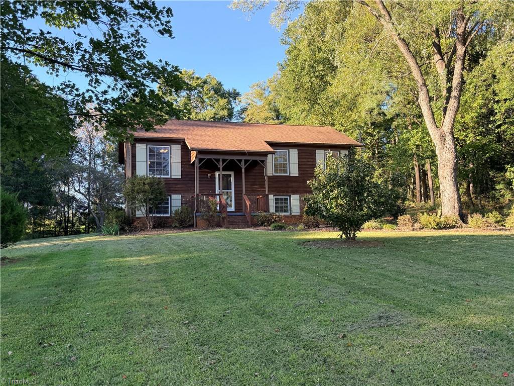 165 Country Lane Property Photo 1