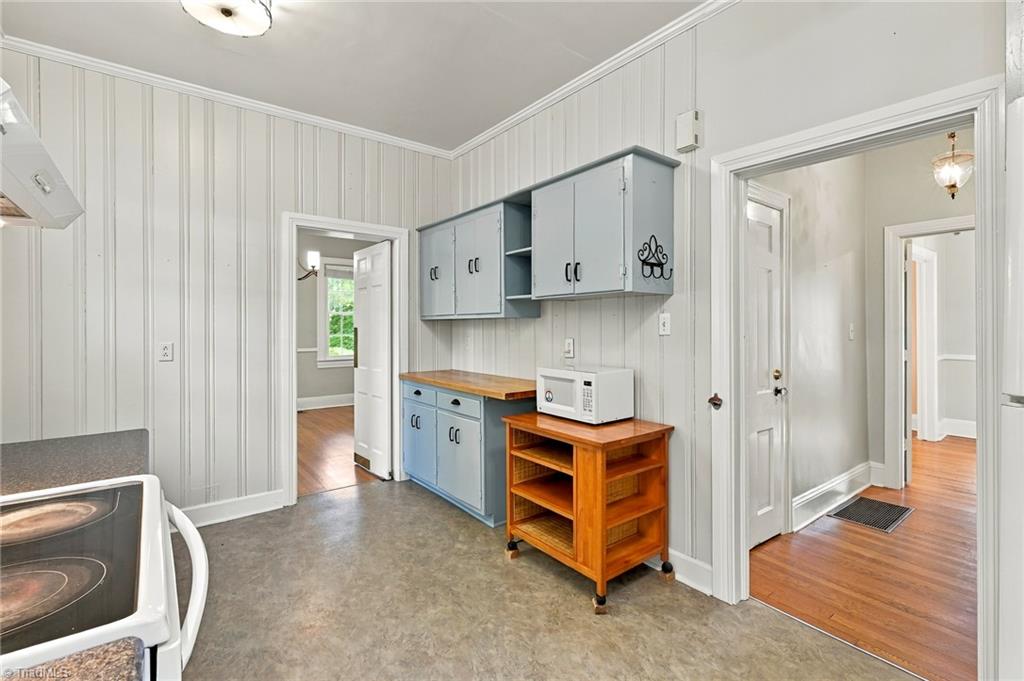 1525 Cloverdale Avenue Property Photo 16