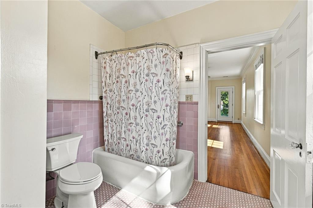 1525 Cloverdale Avenue Property Photo 23
