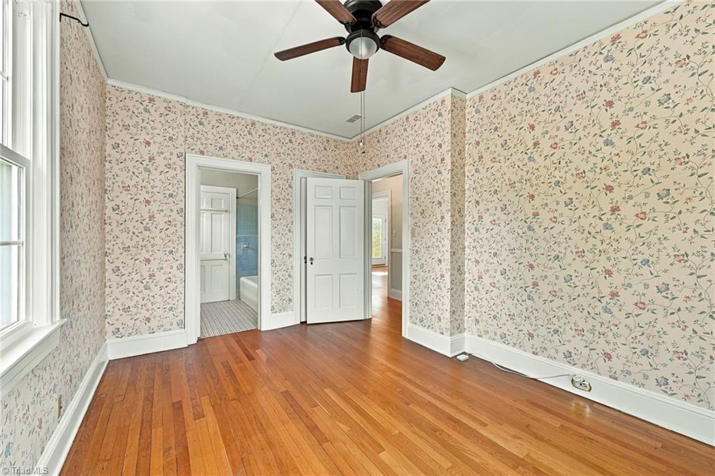 1525 Cloverdale Avenue Property Photo 24