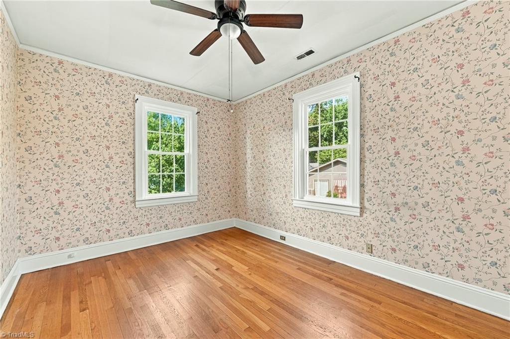 1525 Cloverdale Avenue Property Photo 25
