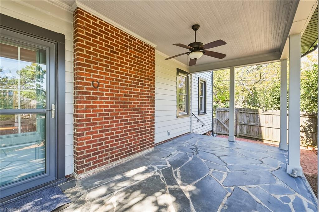 1525 Cloverdale Avenue Property Photo 32