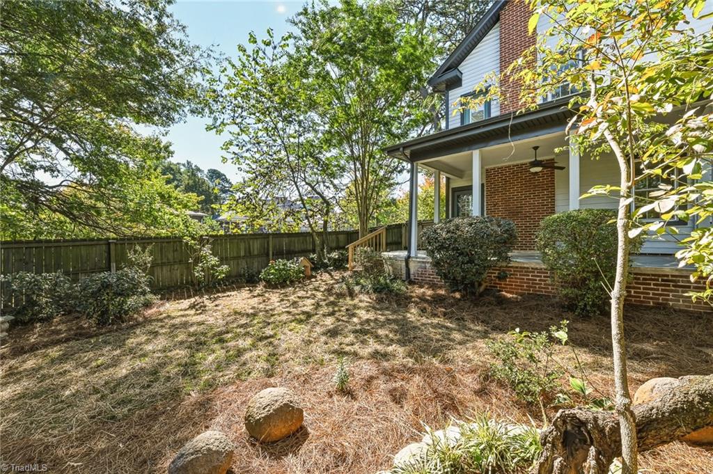 1525 Cloverdale Avenue Property Photo 33