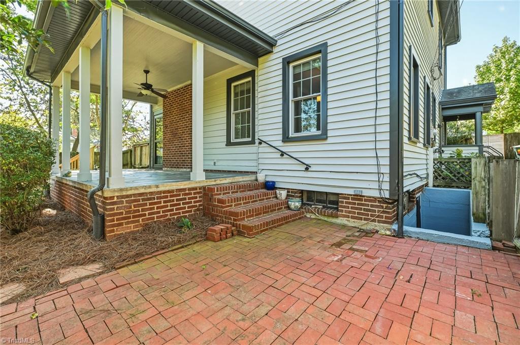 1525 Cloverdale Avenue Property Photo 35