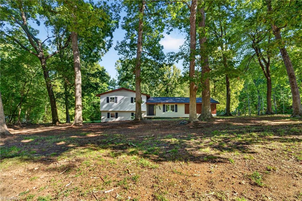 1820 Danny Bell Road Property Photo 3