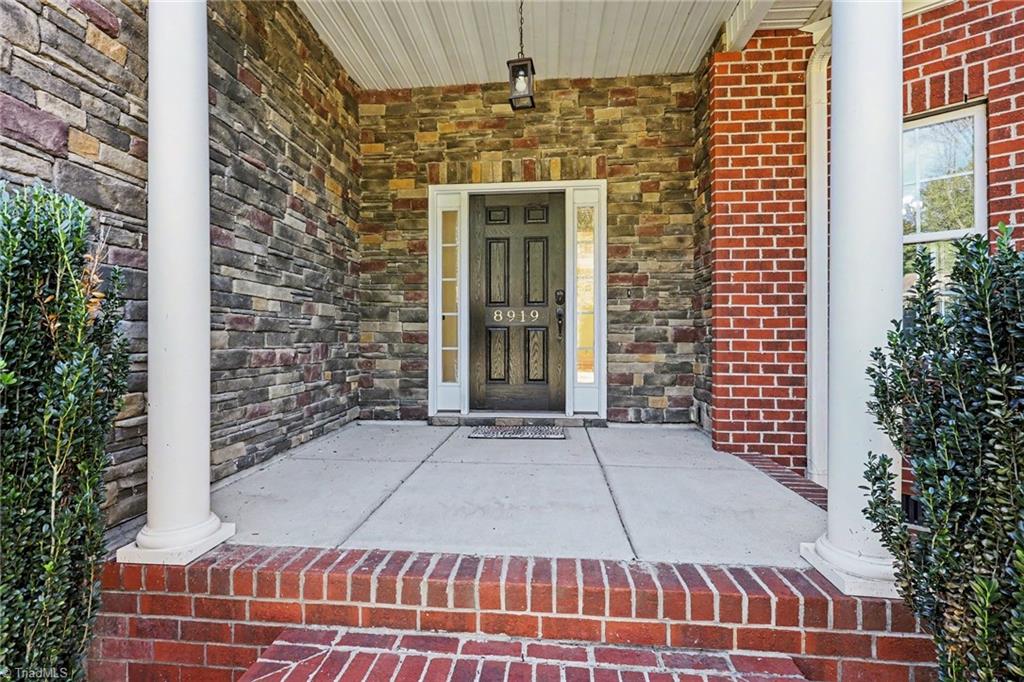 8919 Grove Park Drive Property Photo 2