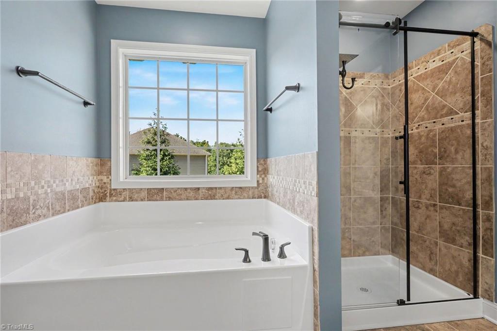 8919 Grove Park Drive Property Photo 16