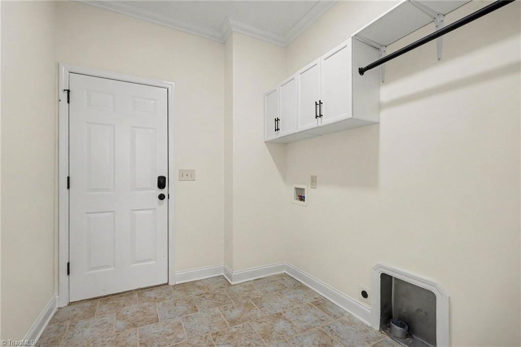8919 Grove Park Drive Property Photo 30