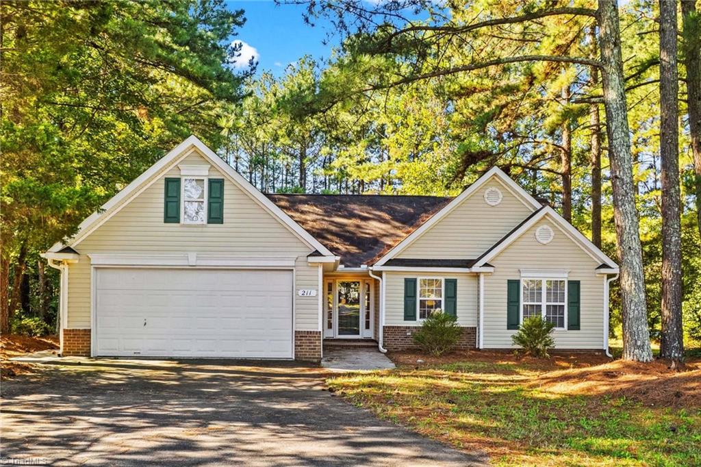 211 W Whispering Pines Lane Property Photo 1