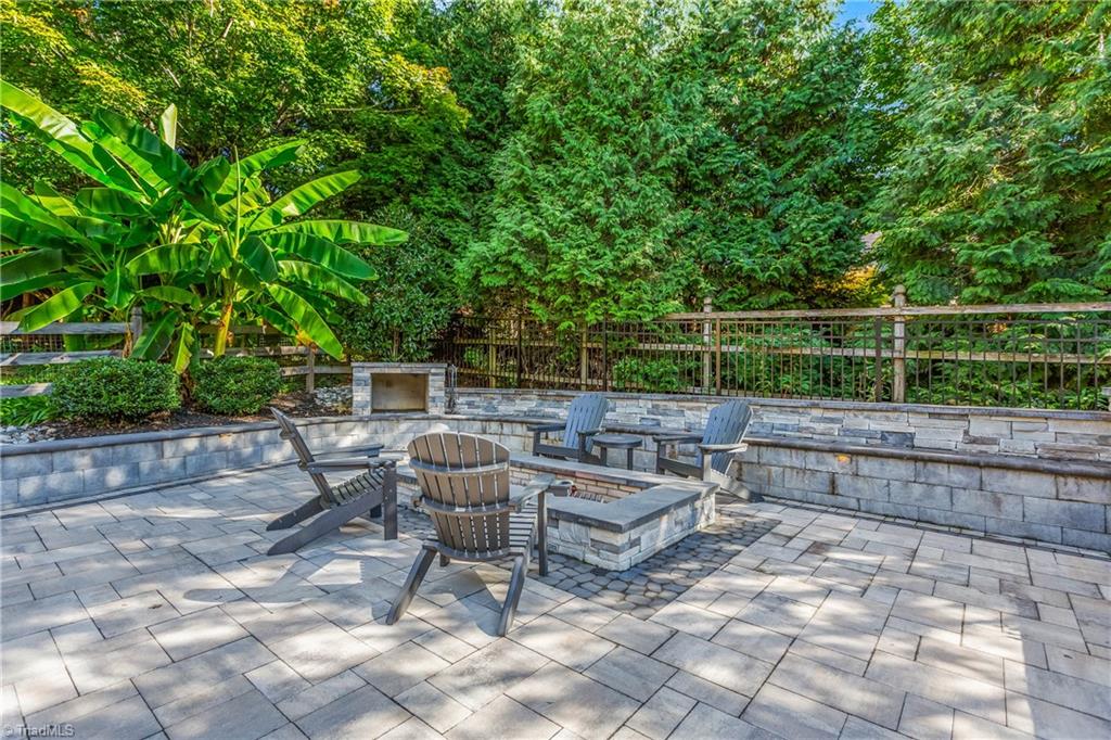 210 Surrey Path Court Property Photo 35