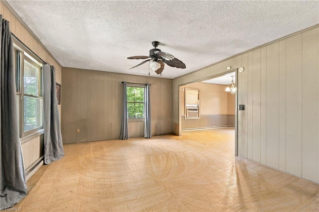2321 Race Track Road Property Photo 5