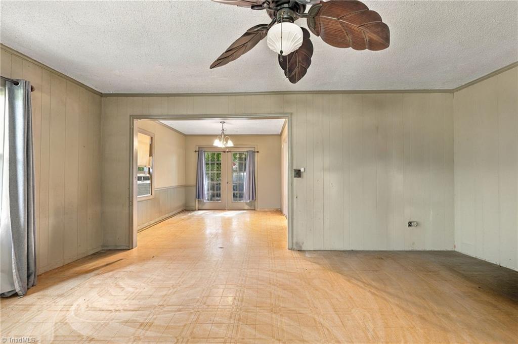 2321 Race Track Road Property Photo 6