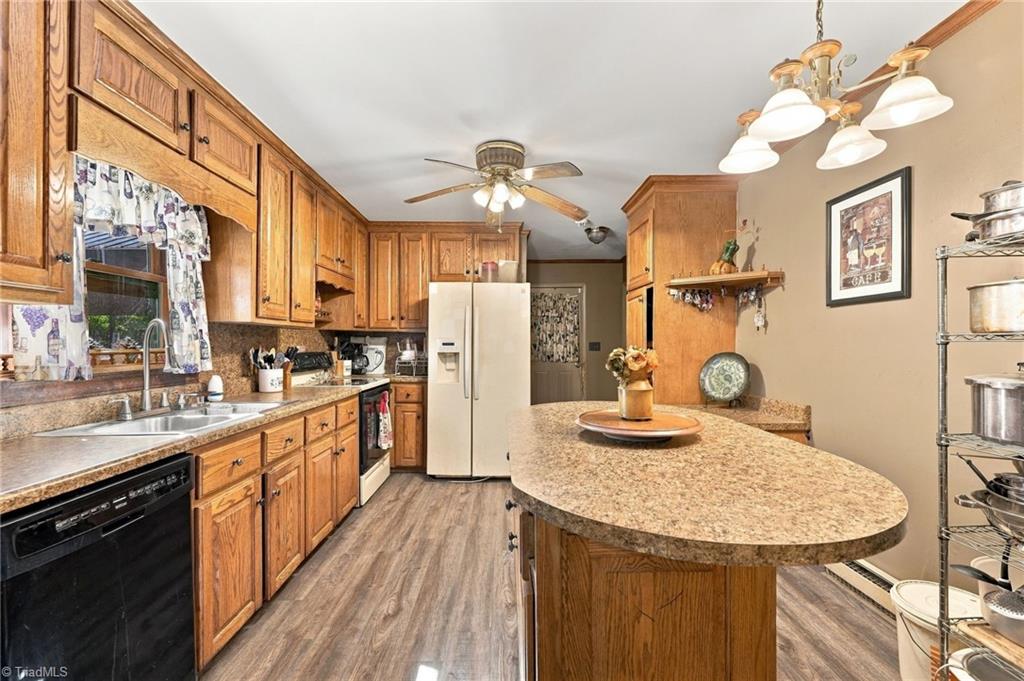 2321 Race Track Road Property Photo 10
