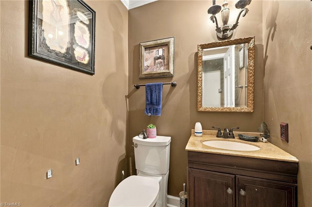 2321 Race Track Road Property Photo 13