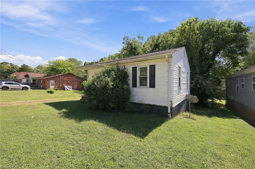 922 Taft Street Property Photo 2