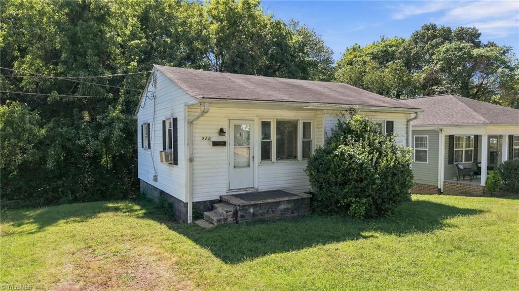 922 Taft Street Property Photo 4