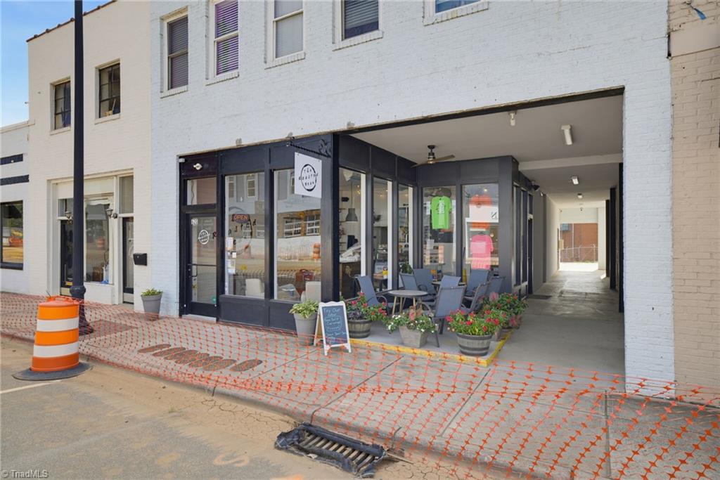 618 & 620 Washington Street Property Photo 4
