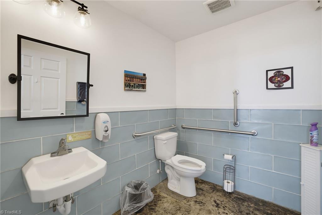 618 & 620 Washington Street Property Photo 15