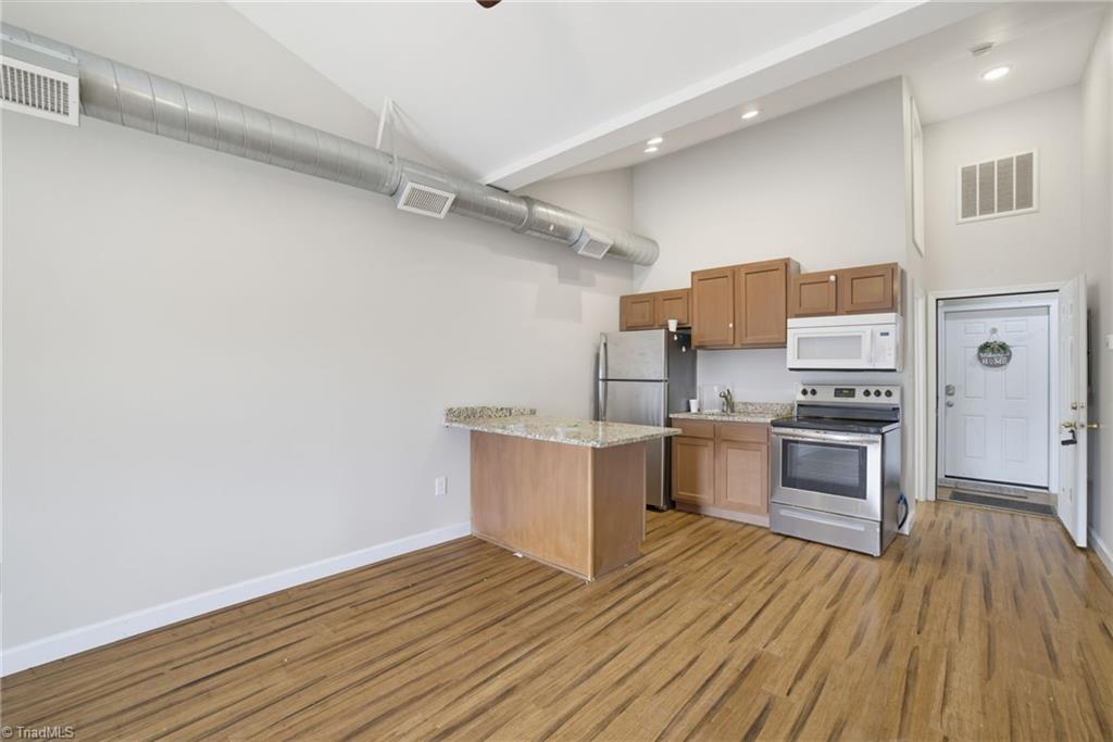 618 & 620 Washington Street Property Photo 34