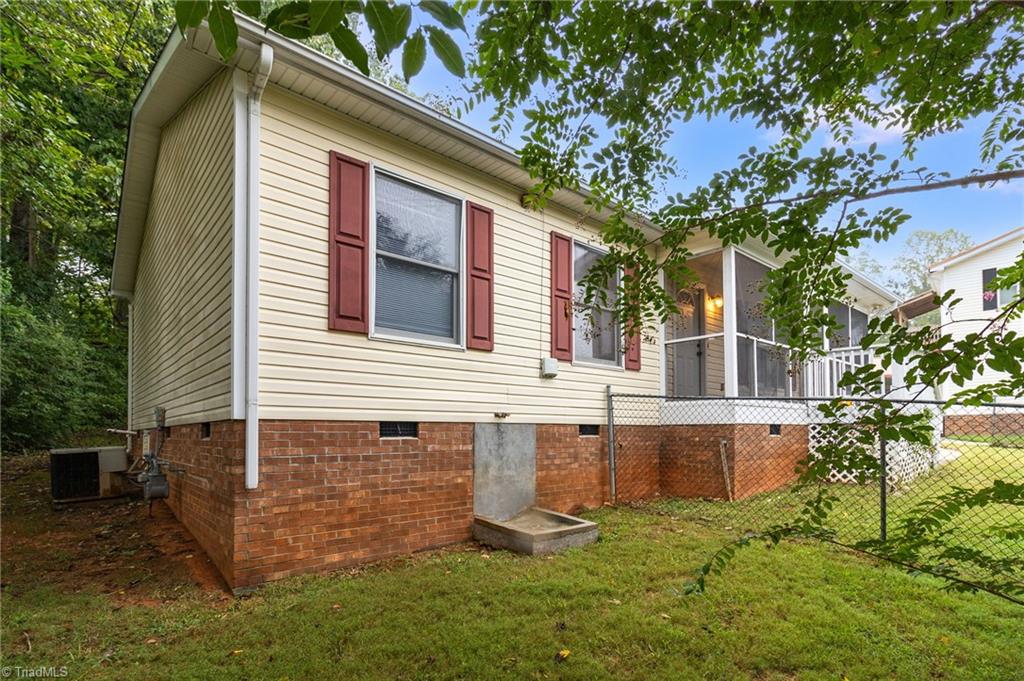 532 Cross Street Property Photo 2
