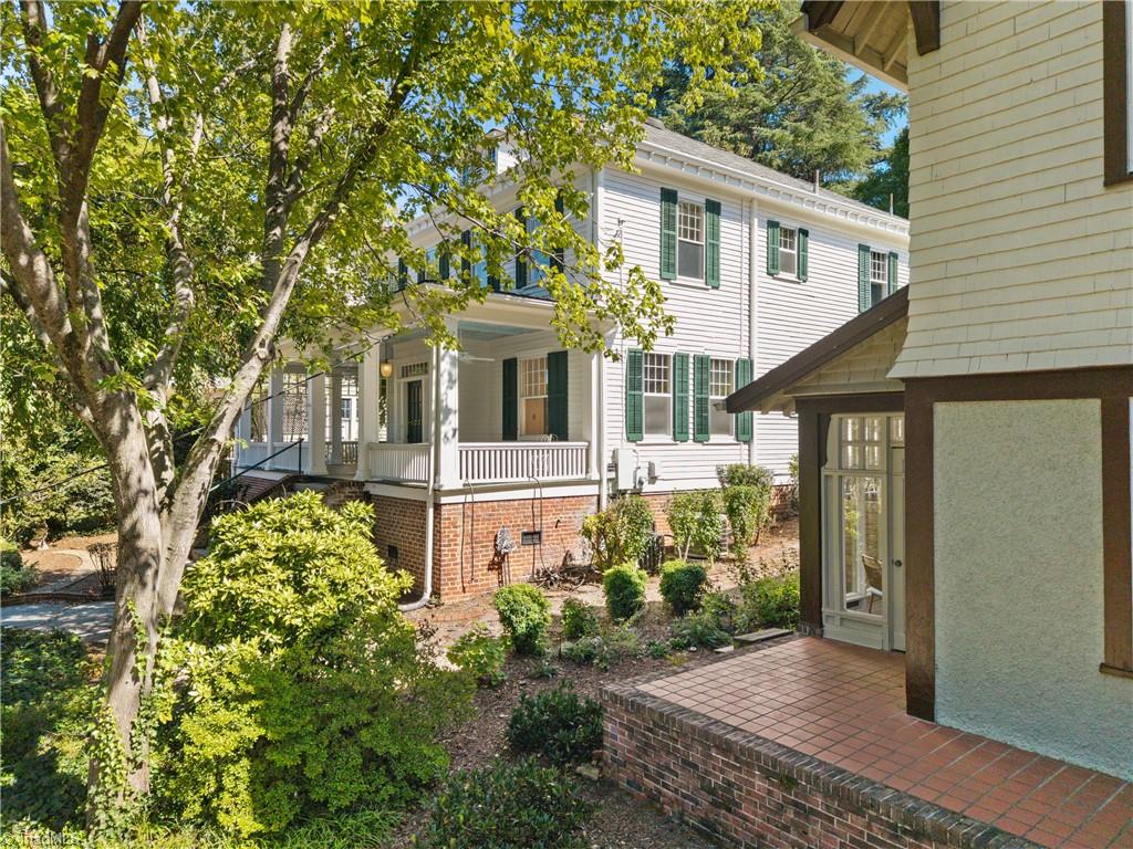 1224 Glade Street Property Photo 6