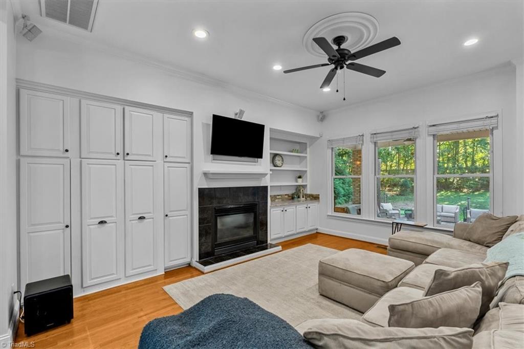 1792 Ridge Oaks Drive Property Photo 2
