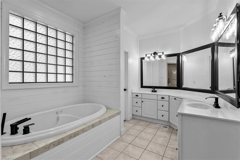 1792 Ridge Oaks Drive Property Photo 17