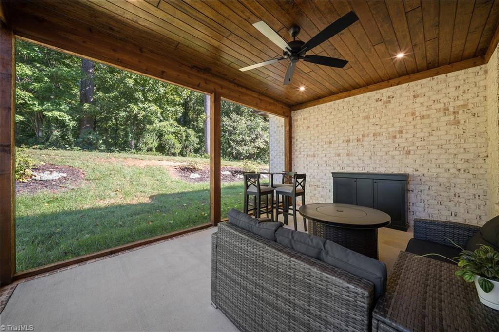9270 Sparrow Hawk Court Property Photo 44