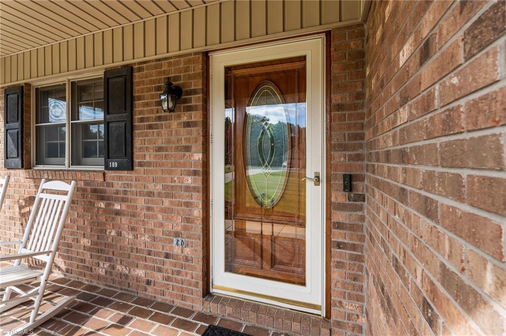 109 Victorian Court Property Photo 4