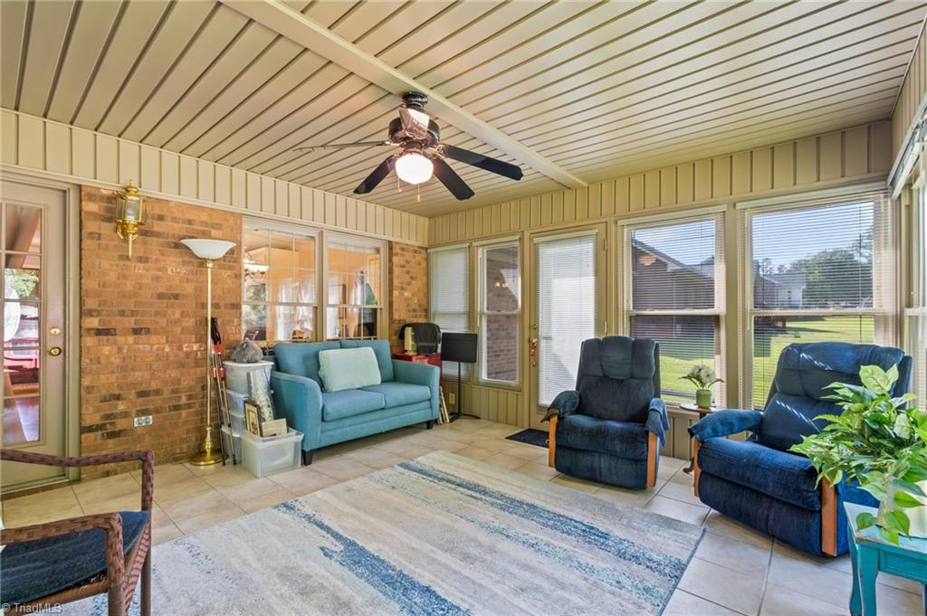 109 Victorian Court Property Photo 9